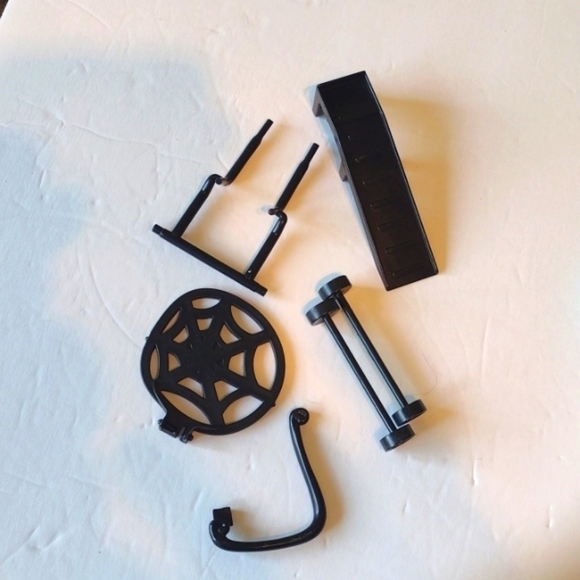 Monster High Doll Furniture Spares and Accessories - Picture 7 of 7